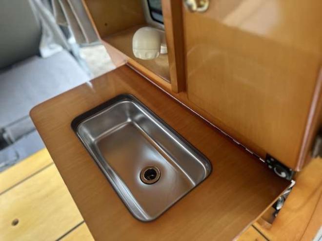 エブリィジョイン ハイルーフ 4WD　ポップアップルーフ　FFヒーター　サブバッテリー　700Wインバータリアヒーター　シンク　給水タンク　テーブル　禁煙車　パワステ　パワーウィンドウ　キーレス 660