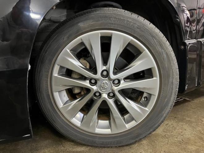 ヴェルファイア２．４Ｚ　プラチナセレクションⅡ　本州仕入　ワンオーナー　禁煙車　ＷＡＫＯＳバリアスコーティング済　純正１８インチＡＷ　純正１６ＡＷ＋スタッドレスタイヤ付　両側パワースライドドア　パワーバックドア　純正ナビ（フルセグ地デジ　ＤＶＤ再生　Ｂｌｕｅｔｏｏｔｈ）＋バックカメラ　純正リアフリップダウンモニター　コーナーセンサー　横滑り防止装置　ＨＩＤ　ＥＴＣ 　タイミングチェーン 4WD 2400 5Dr