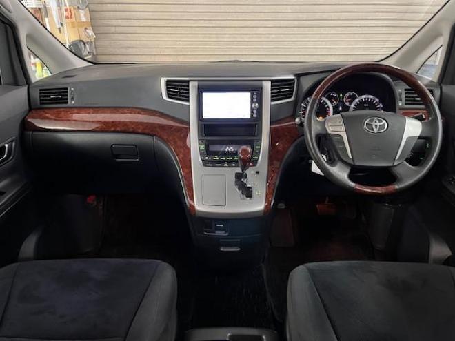 ヴェルファイア２．４Ｚ　プラチナセレクションⅡ　本州仕入　ワンオーナー　禁煙車　ＷＡＫＯＳバリアスコーティング済　純正１８インチＡＷ　純正１６ＡＷ＋スタッドレスタイヤ付　両側パワースライドドア　パワーバックドア　純正ナビ（フルセグ地デジ　ＤＶＤ再生　Ｂｌｕｅｔｏｏｔｈ）＋バックカメラ　純正リアフリップダウンモニター　コーナーセンサー　横滑り防止装置　ＨＩＤ　ＥＴＣ 　タイミングチェーン 4WD 2400 5Dr