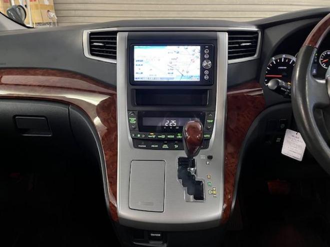 ヴェルファイア２．４Ｚ　プラチナセレクションⅡ　本州仕入　ワンオーナー　禁煙車　ＷＡＫＯＳバリアスコーティング済　純正１８インチＡＷ　純正１６ＡＷ＋スタッドレスタイヤ付　両側パワースライドドア　パワーバックドア　純正ナビ（フルセグ地デジ　ＤＶＤ再生　Ｂｌｕｅｔｏｏｔｈ）＋バックカメラ　純正リアフリップダウンモニター　コーナーセンサー　横滑り防止装置　ＨＩＤ　ＥＴＣ 　タイミングチェーン 4WD 2400 5Dr