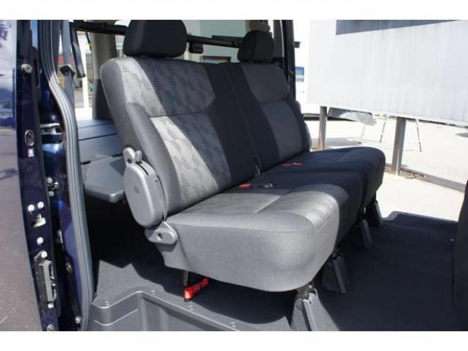 キャラバン2.4 AUTECH エクステリア セレクション ロングボディ ディーゼルターボ 4WD　エクステリアセレクション4WD　Bodyline新作17インチAW&薄型オーバーフェンダー&ベッドキットTYPE2　ヨコハマPARADA215/60R17 登録済未使用車 2400