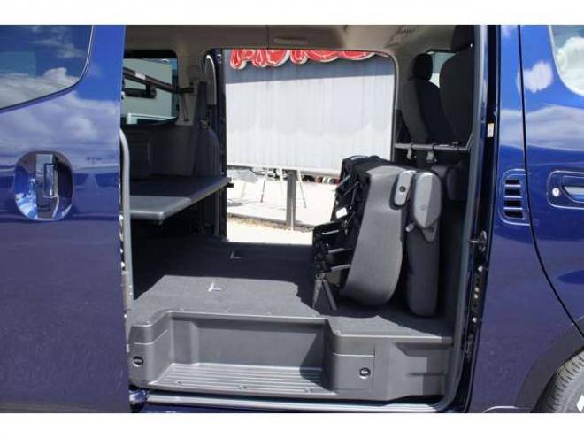 キャラバン2.4 AUTECH エクステリア セレクション ロングボディ ディーゼルターボ 4WD　エクステリアセレクション4WD　Bodyline新作17インチAW&薄型オーバーフェンダー&ベッドキットTYPE2　ヨコハマPARADA215/60R17 登録済未使用車 2400