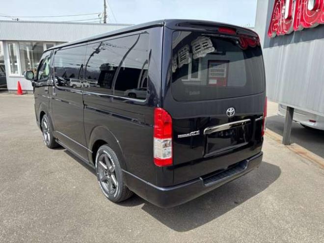 レジアスエース2.8 スーパーGL ダークプライムII ロングボディ ディーゼルターボ 4WD　415COBRA　S-6ボンネット&クリーンルック3Fリップ&ステージ2ルーフスポイラー&バッドラッカーSD-6　17インチAW　ヨコハマPARADA215/60R17　両側パワースライドドア　ETC　社外コンソールBOX 2800