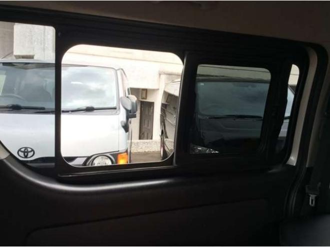 ハイエースバン3.0 スーパーGL ロング ディーゼルターボ 4WD　リアヒーター&クーラー　キーレス　ETC　電動格納ミラー　デュアルエアコン　ベッドキッド　フロントフォグランプ　clarionSDナビ(NXL13)　AUX　Bluetooth　USB　16インチAW 3000