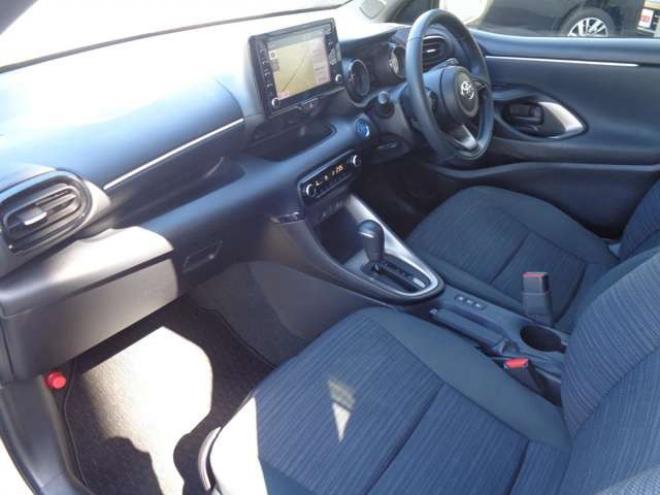 ヤリス1.5 ハイブリッド Z E-Four 4WD　ワンオーナー　スマートキー　純正エンスタ　純正ナビ 1500