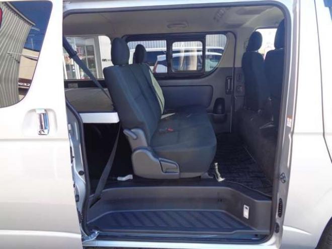 ハイエースバン3.0 スーパーGL ロング ディーゼルターボ 4WD　R4年タイミングベルト交換　キーレス　ナビ　ワンセグ　バックカメラ　バッドラッカー17インチアルミホイール　415コブラボンネット・フロントスポイラー 3000