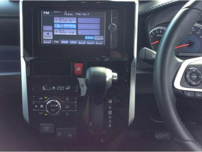 ルーミー1.0 カスタム G 4WD　両側パワスラ　プッシュスタート　スマキー　LEDヘッドライト&フォグ　クルーズコントロール　横滑り防止　衝突被害軽減システム　アイドリングストップ　バックカメラ　トヨタ純正ナビ　フルセグTV 1000