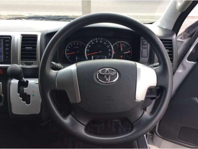 ハイエース2.7 グランドキャビン 4WD　片側パワースライドドア　前後ドライブレコーダー　リアヒーター&クーラー　キーレス　横滑り防止　純正ナビ　ワンセグTV　Bluetooth　CD　FM/AM　ETC　15インチAW　電動格納ミラー　バックカメラ 2700