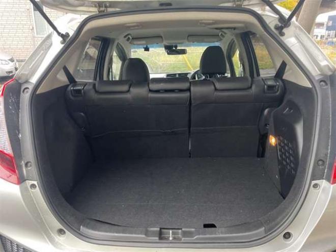 フィット1.5 ハイブリッド Lパッケージ 4WD　ナビ　TV　Rカメラ　レーダーブレーキ　LEDライト　エンスタ　ドラレコ　ETC 1500