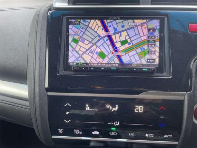 フィット1.5 ハイブリッド Lパッケージ 4WD　ナビ　TV　Rカメラ　レーダーブレーキ　LEDライト　エンスタ　ドラレコ　ETC 1500