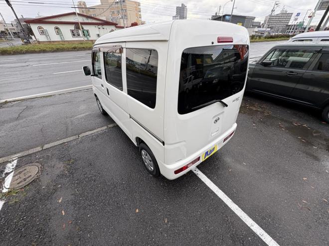 ハイゼットHIJET CRUGO 4WD CRUSE TURBO　錆少ない本州仕入　一家に1台軽パコ入庫　快適TURBO 地デジナビ　電動格納ミラー　ETC 全磨き済　エンジンオイル交換　オイルエレメント交換　ATF交換 4WD 660 5Dr