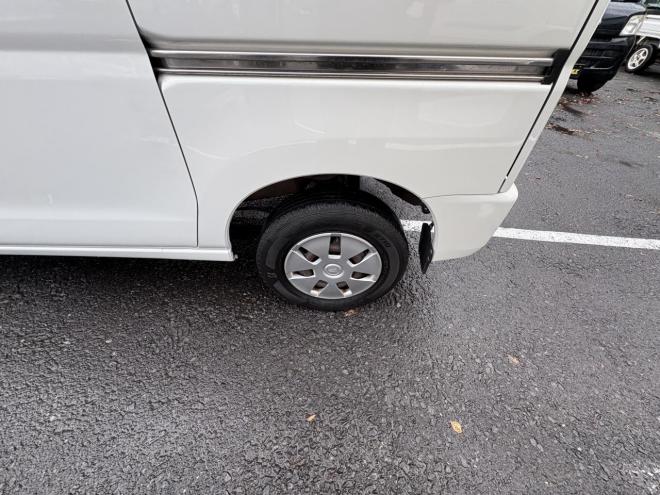 ハイゼットHIJET CRUGO 4WD CRUSE TURBO　錆少ない本州仕入　一家に1台軽パコ入庫　快適TURBO 地デジナビ　電動格納ミラー　ETC 全磨き済　エンジンオイル交換　オイルエレメント交換　ATF交換 4WD 660 5Dr