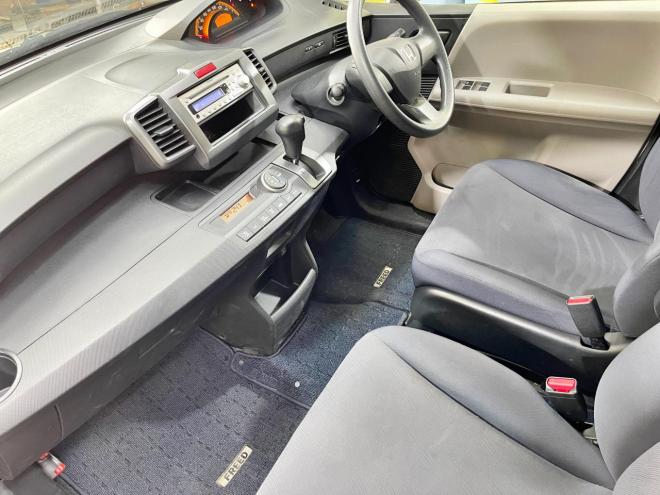 フリード1.5フレックスFパッケージ 4WD 5年保証 ドラレコ 夏冬タイヤ 寒冷地仕様 禁煙 車検整備2年付 修復歴無