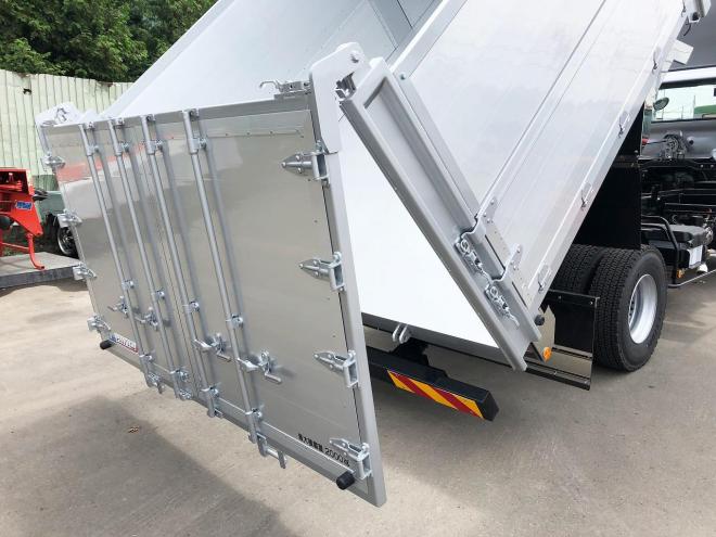 レンジャープロ未使用　ワイドファームダンプ　5.3m　中型トラック　nfd