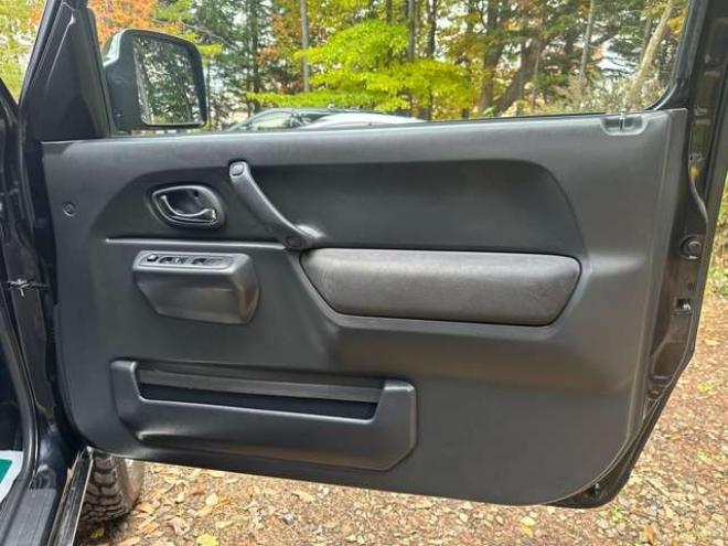 ジムニークロスアドベンチャー XC 4WD　ターボ　記録簿　社外マフラー　社外テール　社外バンパー　ETC　パワステ　パワーウィンドウ　社外ナビ　社外アルミ　ABS　キーレスエントリー 660