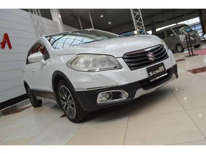 SX4S-CROSS 1.6 4WD　ワンオーナー車ALLGRIP4WD横滑り防止装置パドルシフト横滑り防止装置7インチワイドナビTVディスチャージヘッドライトETCクルーズコントロール 