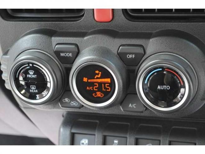 ジムニーXC 4WD　ワンオーナー車5速マニュアル4WDターボセーフティサポート搭載8インチナビTVドライブレコーダーLEDライトETCクルーズコントロール純正マットフラップ 660