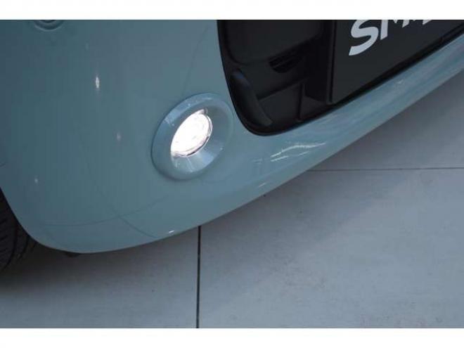 ワゴンRスマイルハイブリッド X 4WD　クリームコーデセーフティサポートスズキコネクト対応9インチ全方位ナビLEDハイブリット4WDセーフティサポート搭載アイドリングストップハイビームアシストLEDライト両側オートスライドドアパーキングセンサー 登録済未使用車 660