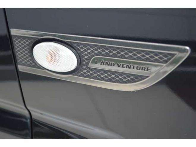 ジムニーランドベンチャー 4WD　ワンオーナー特別仕様車4WDターボCDハーフレザーシートヒーターウインカーミラーヒーター 660