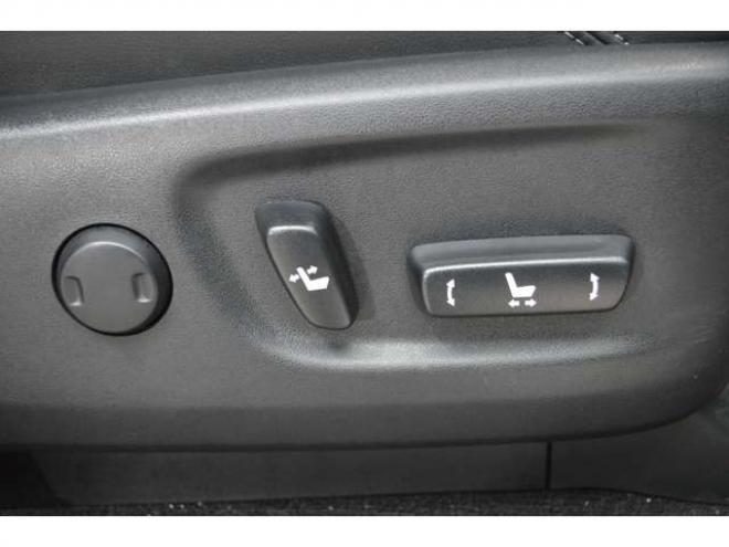 ランドクルーザープラド 2.8 TX Lパッケージ マットブラック エディション ディーゼルターボ 4WD　ワンオーナー車ディーゼルターボ4WD黒革シートビックX11インチナビTVバックカメラ後席モニタープリクラッシュセーフティ後退時ブレーキサポートサポートクルーズコントロールハイビームアシストLEDライト 2800