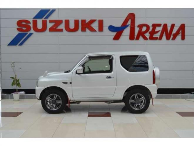 ジムニーランドベンチャー 4WD　ワンオーナー特別仕様車パートタイム4WDターボSDナビTVハーフレザーシートヒーター禁煙車マッドフラップ純正16インチアルミホイル 660