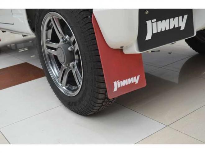 ジムニーランドベンチャー 4WD　ワンオーナー特別仕様車パートタイム4WDターボSDナビTVハーフレザーシートヒーター禁煙車マッドフラップ純正16インチアルミホイル 660