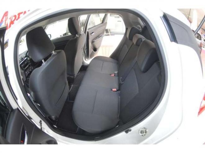 スイフト1.2 XG スズキ セーフティサポート非装着車 4WD　ワンオーナー車4WD横滑り防止装置ABSシートヒータードアミラーヒーターCDスマートキープッシュスタート社外15インチアルミ 1200