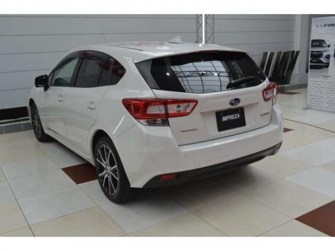 インプレッサスポーツ 2.0 i-L アイサイト 4WD　ワンオーナー車アイサイト搭載4WDアイドリングストップ後退時ブレーキサポート全方位モニター付8インチナビTVバックカメラアダプティブクルーズコントロールETC20パドルシフト 2000