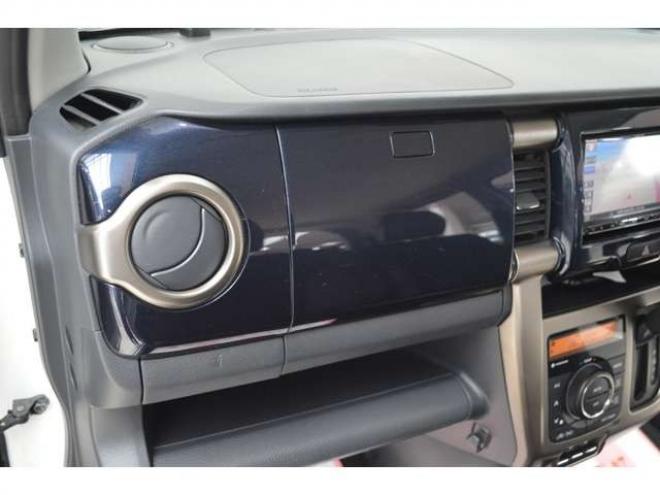 ハスラーJスタイルIII 4WD　ワンオーナー車Sエネチャージ4WDセーフティサポート搭載アイドリングストップ横滑り防止装置7インチワイドナビTVハーフレザーシートヒーターLEDライト 660