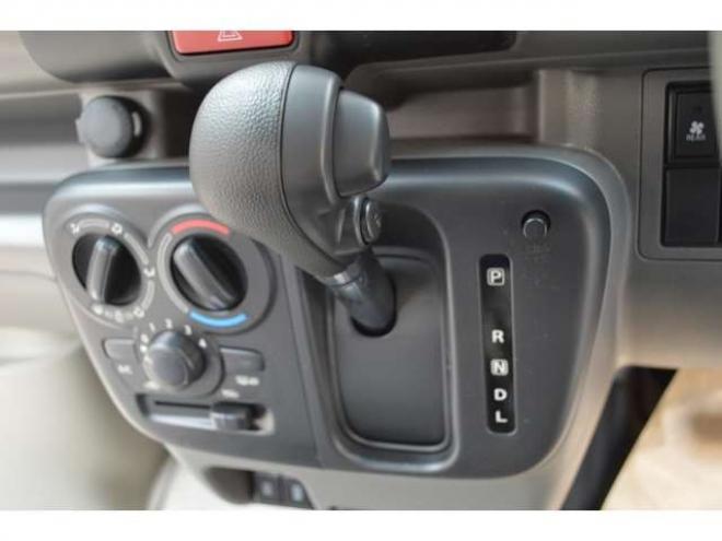 エブリィジョイン ターボ ハイルーフ 4WD　届出済未使用車4WDターボCVTセーフティサポート搭載アイドリングストップ横滑り防止装置ディスプレイオーディオハイビームアシストLEDライト 660