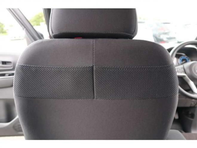 eKクロススペースM 4WD　オーディオレス　LEDヘッドライト　衝突軽減ブレーキ　車線逸脱警報機能　パーキングソナー 660