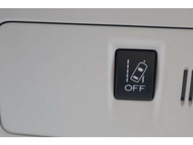 フォレスター2.0i-L アイサイト 4WD　CDオーディオ　ETC　全席シートヒーター　ステアリング連動ヘッドライト　オートライト　オートワイパー　アダプティブクルーズコントロール　パドルシフト 2000