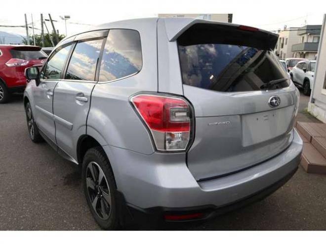 フォレスター2.0i-L アイサイト 4WD　CDオーディオ　ETC　全席シートヒーター　ステアリング連動ヘッドライト　オートライト　オートワイパー　アダプティブクルーズコントロール　パドルシフト 2000