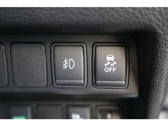 エクストレイル2.0 20S ハイブリッド 4WD　純正フルセグナビ　ETC　アラウンドビューカメラ　パーキングアシスト　ヒルディセントコントロール　クルーズコントロール　パーキングソナー 2000