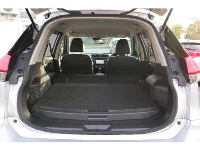 エクストレイル2.0 20S ハイブリッド 4WD　純正フルセグナビ　ETC　アラウンドビューカメラ　パーキングアシスト　ヒルディセントコントロール　クルーズコントロール　パーキングソナー 2000