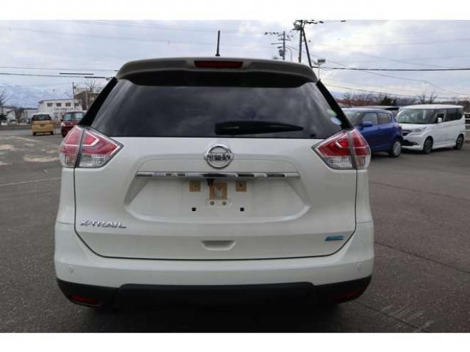 エクストレイル2.0 20X エマージェンシーブレーキパッケージ 2列車 4WD　社外ナビ　バックカメラ　前側ドラレコ 2000