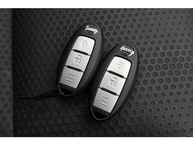 エクストレイル2.0 20X エマージェンシーブレーキパッケージ 2列車 4WD　社外ナビ　バックカメラ　前側ドラレコ 2000