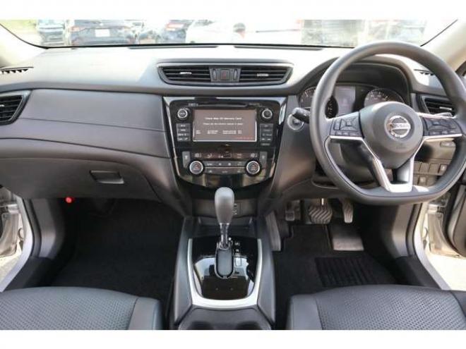 エクストレイル2.0 20S ハイブリッド 4WD　純正フルセグナビ　全方位モニター　ETC インテリジェントルームミラー　ヒルディセントコントロール 2000