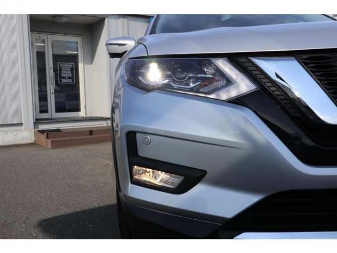 エクストレイル2.0 20S ハイブリッド 4WD　純正フルセグナビ　全方位モニター　ETC インテリジェントルームミラー　ヒルディセントコントロール 2000