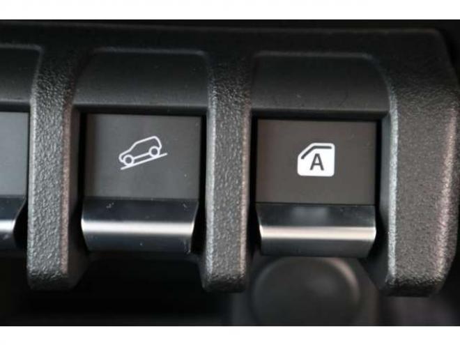 ジムニーXC 4WD　LEDヘッドライト　ヘッドライトウォッシャー　オートライト　デュアルセンサーブレーキサポート　シートヒーター 660