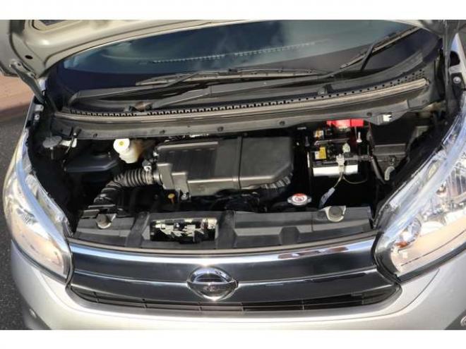 デイズS 4WD　CDプレイヤー　エマージェンシーブレーキ　運転席シートヒーター　踏み間違い衝突防止アシスト 660