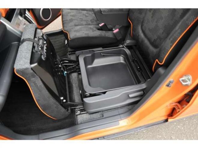 フレアクロスオーバーXG 4WD　シートヒーター　HID　衝突軽減ブレーキ 660