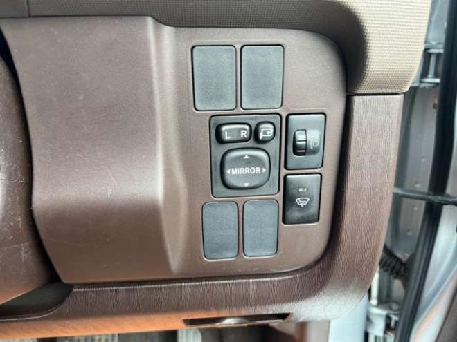 パッソ1.0 X 4WD　スマートキー　ナビ　TV エンジンスターター　電動格納ミラー 1000