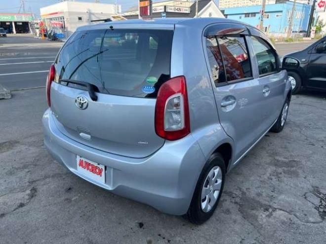 パッソ1.0 X 4WD　スマートキー　ナビ　TV エンジンスターター　電動格納ミラー 1000