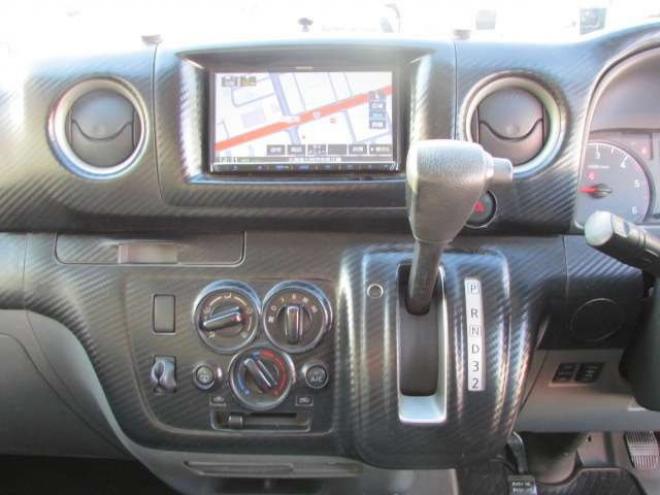 キャラバンNV350 2.5 DX スーパーロングボディ ハイルーフ ディーゼルターボ 4WD　パートタイム4WD/ETC/フルセグTV/バックカメラ/キーレス/純正エンジンスターター/両側スライドドア 2500