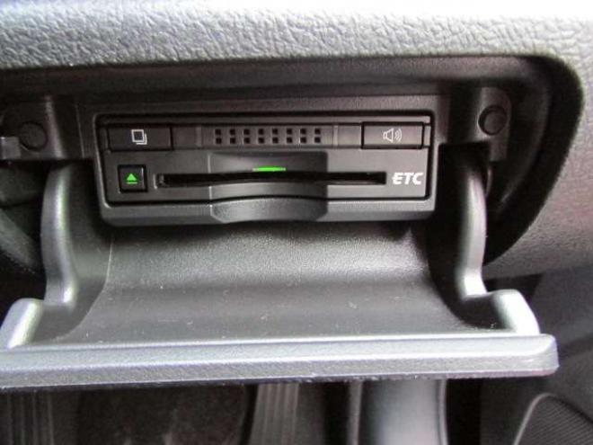 マジェスタ2.5 Four 4WD　プリクラッシュセーフティー/純正ナビ/フルセグTV/バックカメラ/LEDヘッドライト/ビルトインETC/全席シートヒーター/パワーシート/グリップヒーター/レーダークルーズコントロール 2500