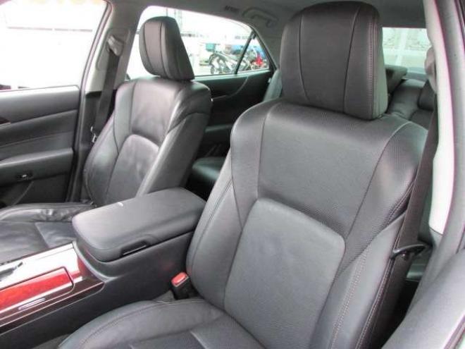 マジェスタ2.5 Four 4WD　プリクラッシュセーフティー/純正ナビ/フルセグTV/バックカメラ/LEDヘッドライト/ビルトインETC/全席シートヒーター/パワーシート/グリップヒーター/レーダークルーズコントロール 2500