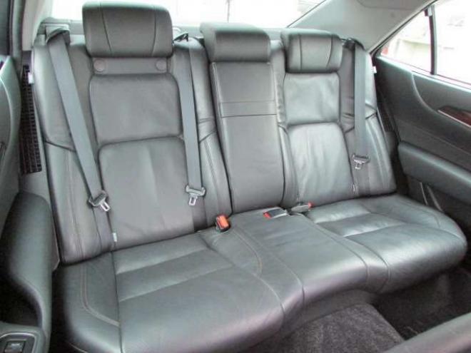 マジェスタ2.5 Four 4WD　プリクラッシュセーフティー/純正ナビ/フルセグTV/バックカメラ/LEDヘッドライト/ビルトインETC/全席シートヒーター/パワーシート/グリップヒーター/レーダークルーズコントロール 2500