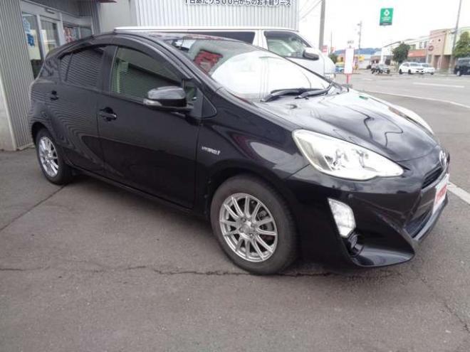 アクア1.5 S　スマートキー　純正ナビ　バックカメラ 2WD 1500