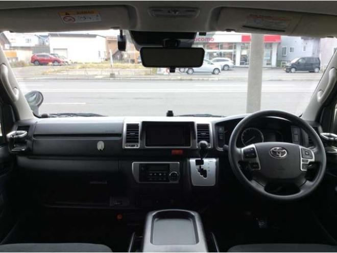 ハイエースバン2.8 スーパーGL ロング ディーゼルターボ 4WD　リアヒーター&クーラー　プッシュスタート　スマキー　ステアリングスイッチ　オートハイビーム　パノラミックビューモニター　純正ナビ　フルセグTV　ドラレコ　ETC　インナーミラー　横滑り防止　フロントフォグ 2800